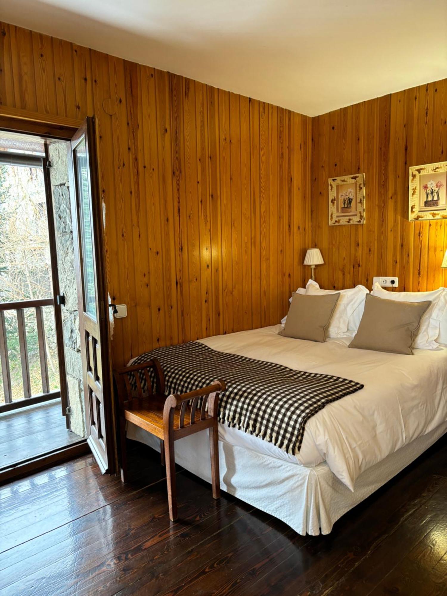 El Xalet De Tauell Hotel Rural Eksteriør bilde